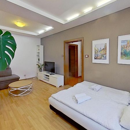 2Br Apt With Free Garage Parking, Close To The Historic Centre Bratislava Ngoại thất bức ảnh