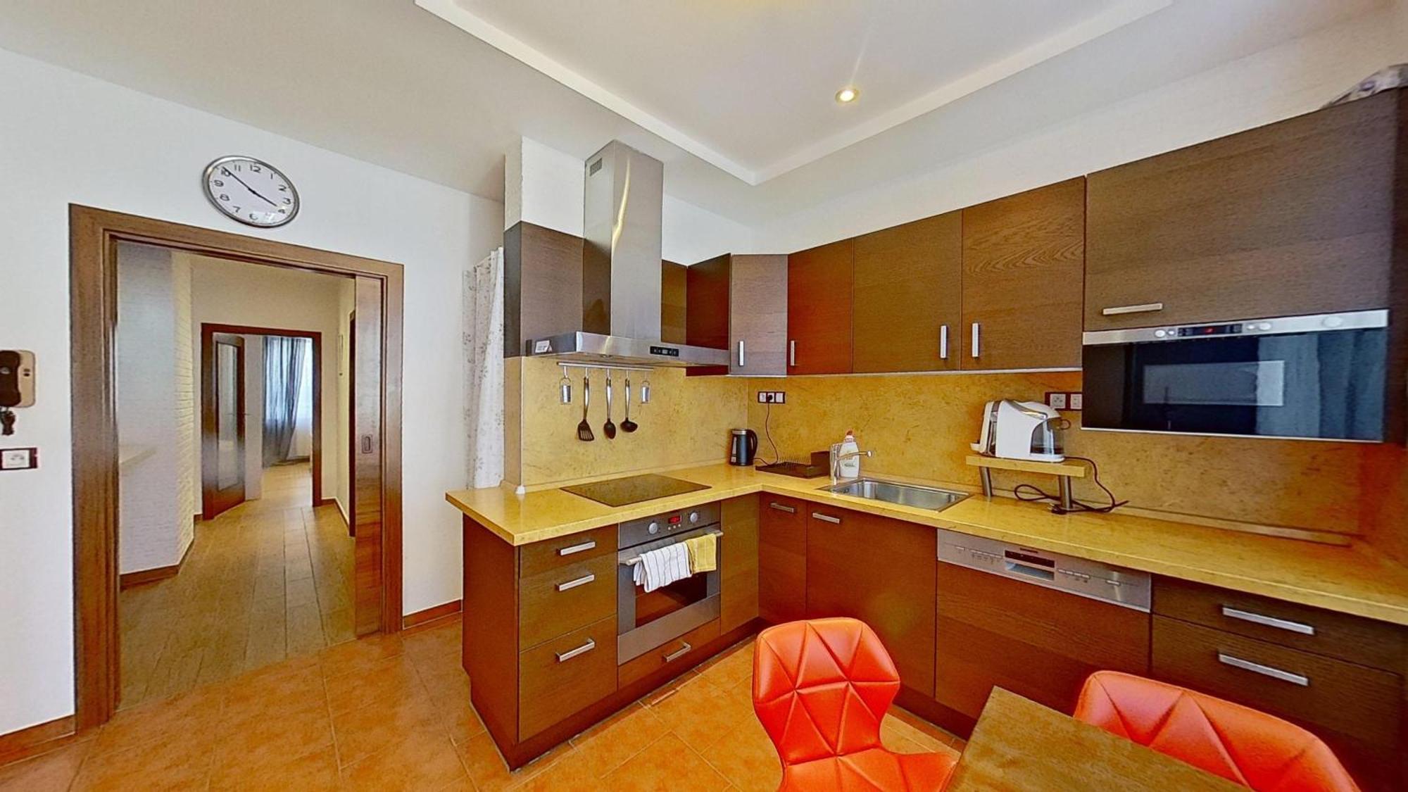 2Br Apt With Free Garage Parking, Close To The Historic Centre Bratislava Ngoại thất bức ảnh