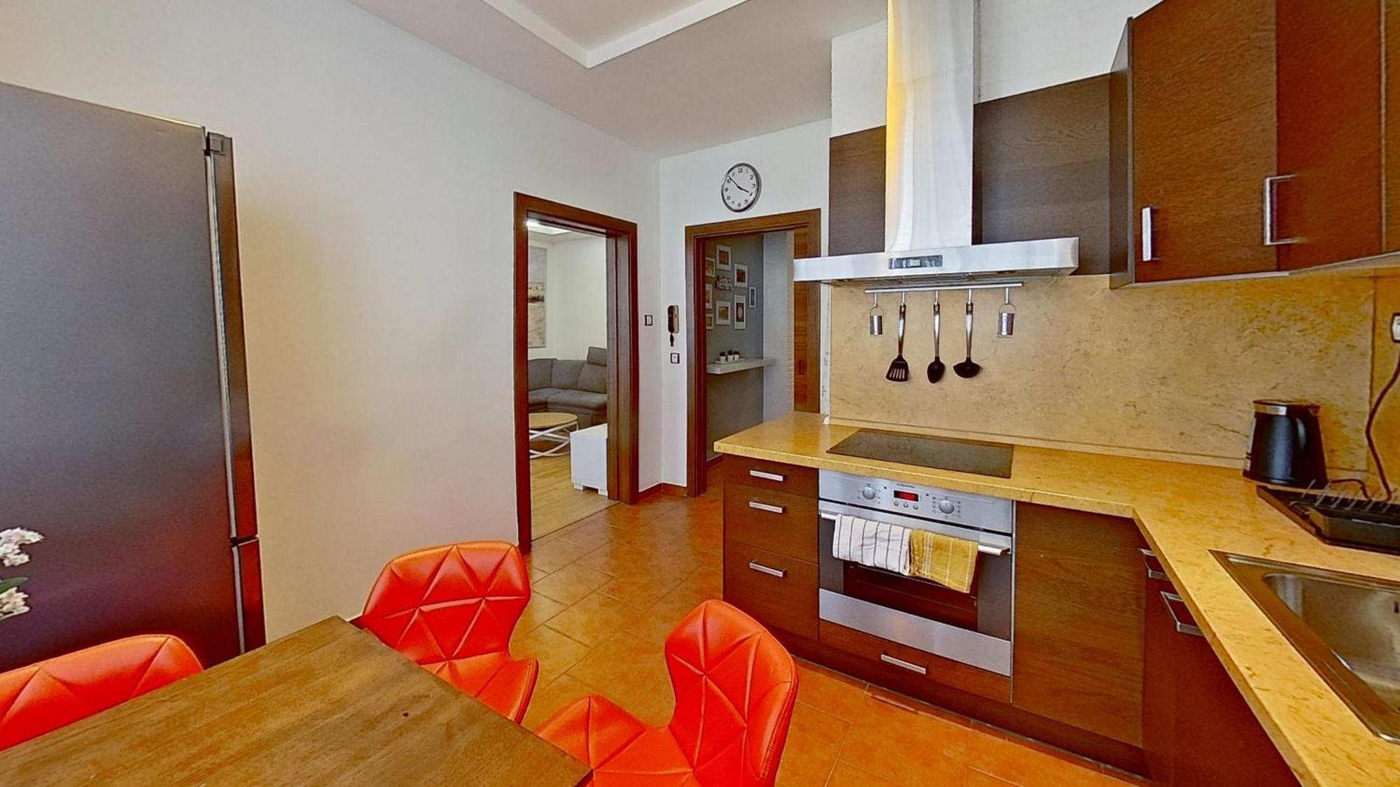 2Br Apt With Free Garage Parking, Close To The Historic Centre Bratislava Ngoại thất bức ảnh